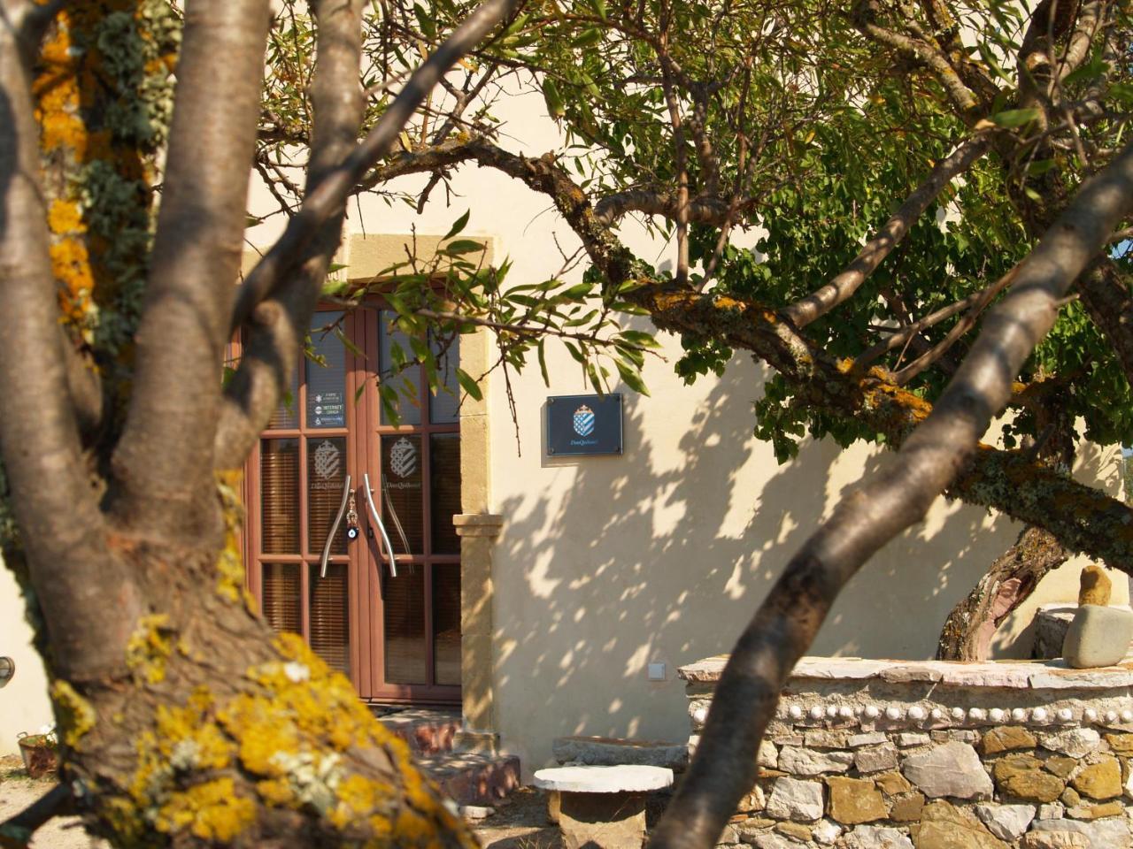 Donquihotel Chalet Karvounades Exterior photo